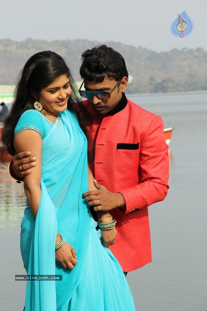 Chatting Movie New Photos - 13 / 62 photos