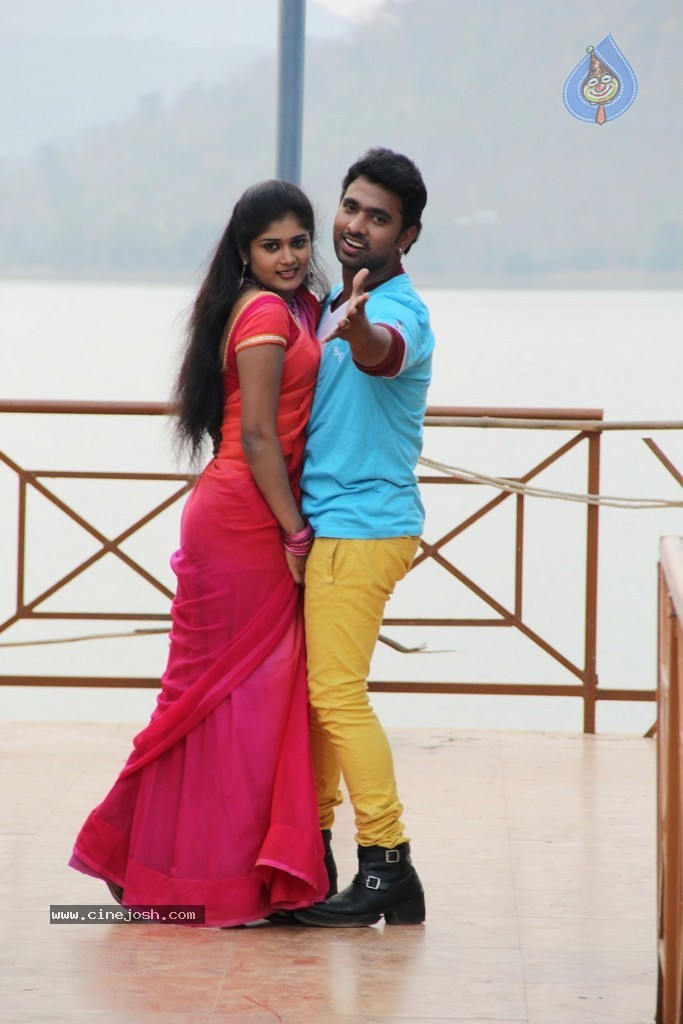 Chatting Movie New Photos - 24 / 62 photos