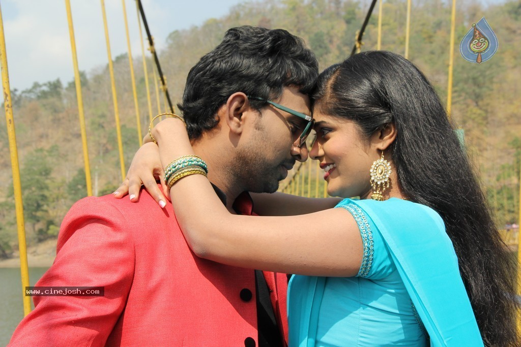 Chatting Movie New Photos - 26 / 62 photos