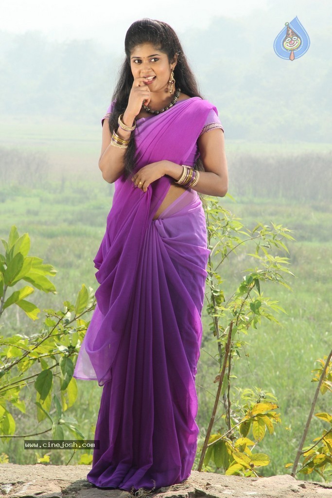 Chatting Movie New Photos - 37 / 62 photos