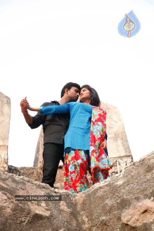 Chatting Movie Stills n Wallpapers - 9 / 38 photos