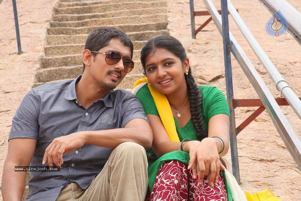 Chikkadu Dhorakadu Movie Stills - 2 / 9 photos
