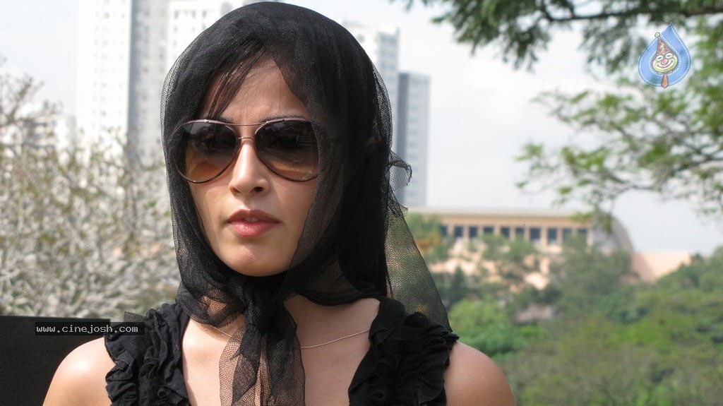 Chikki Mukki Tamil Movie Hot Stills - 30 / 48 photos