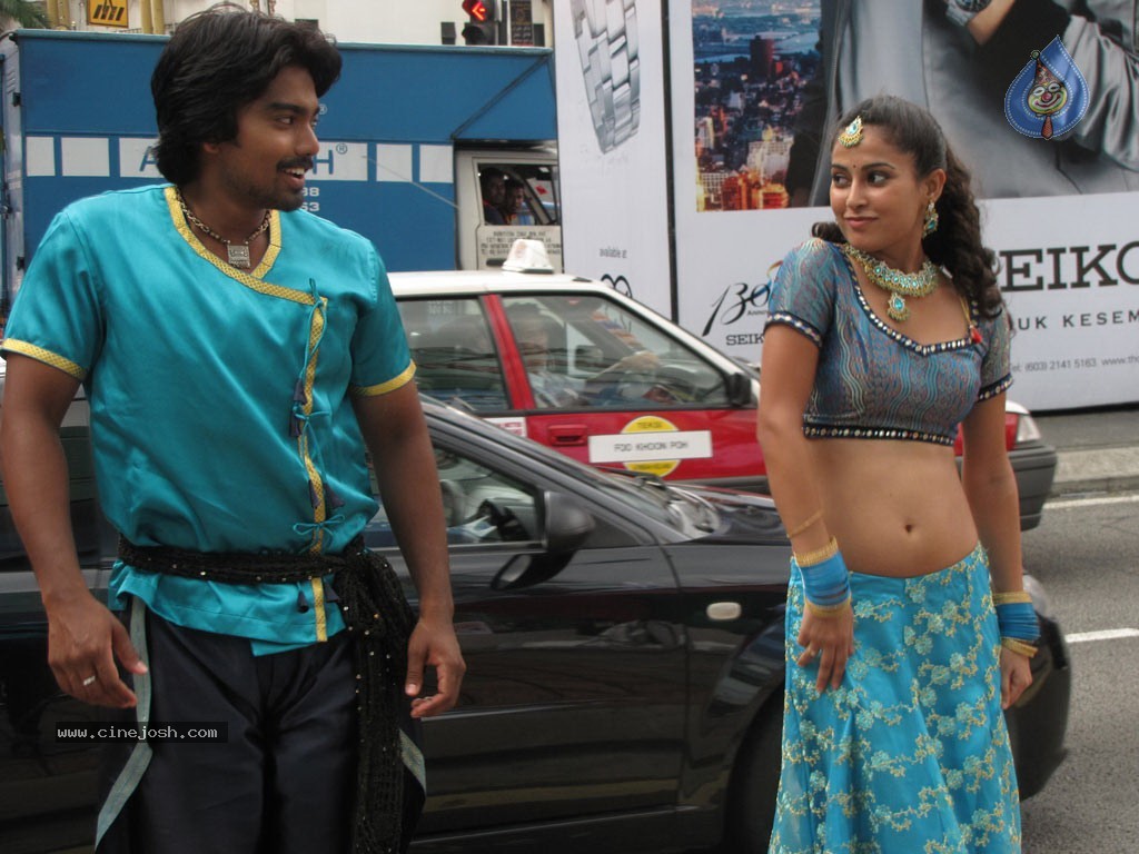 Chikki Mukki Tamil Movie Hot Stills - 15 / 52 photos