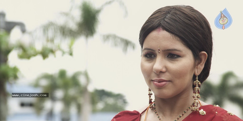 Chikki Mukki Tamil Movie Hot Stills - 23 / 52 photos
