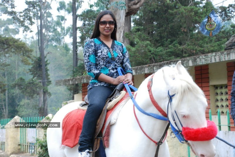 Chilipi Allarilo Chinni Aasa Movie New Stills - 14 / 25 photos