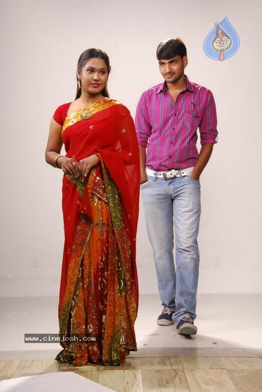 Chilipi Allarilo Chinni Aasa Movie Stills - 8 / 13 photos