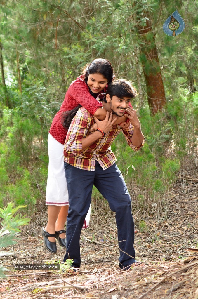 China Chiru Sinna Paraviagal Tamil Movie Stills - 16 / 47 photos