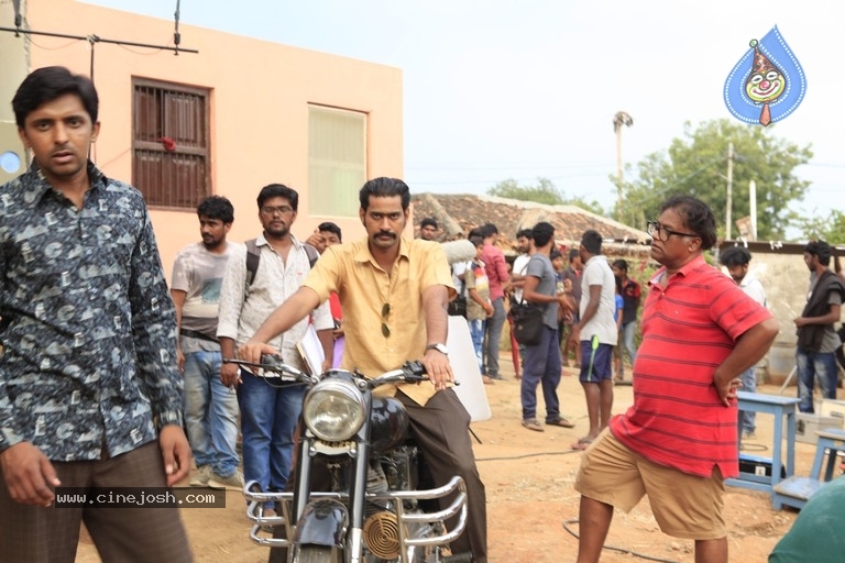 Chintakindi Mallesham Movie Stills - 13 / 22 photos