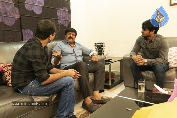 Chiranjeevi With Arjun Suravaram Team  - 3 / 9 photos