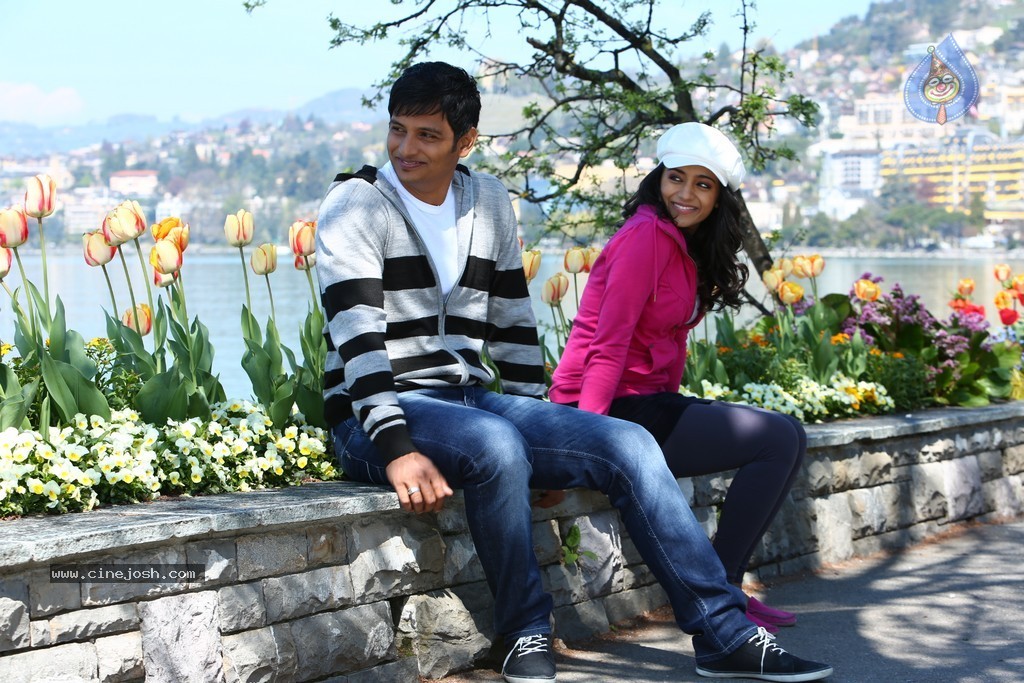 Chirunavvula Chirujallu Movie Stills n Walls - 7 / 42 photos