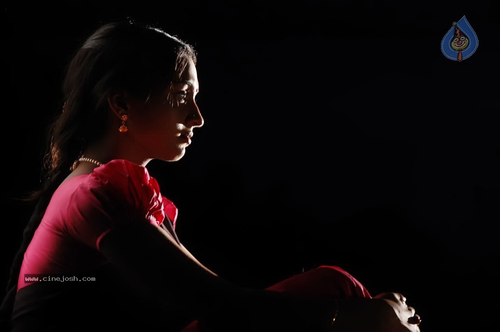 Chozha Nadu Tamil Movie Stills - 26 / 48 photos