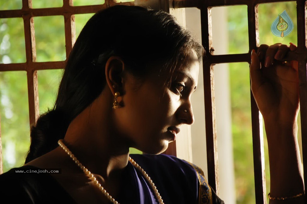 Chozha Nadu Tamil Movie Stills - 34 / 48 photos