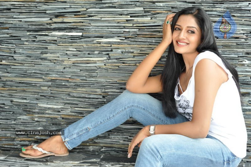 Chukkalanti Ammayi Chakkanaina Abbai Movie Latest Stills - 7 / 29 photos