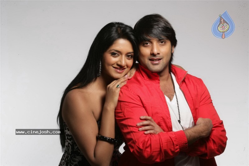 Chukkalanti Ammayi Chakkanaina Abbai Movie Pics - 34 / 36 photos