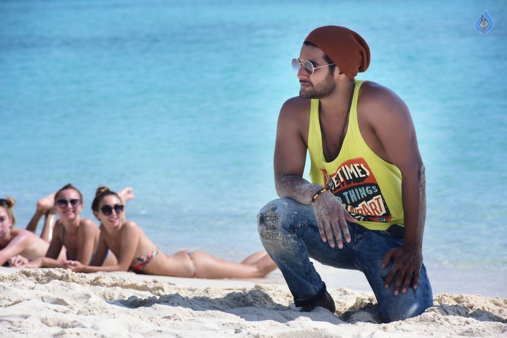 Chuttalabbayi New Photos and Posters - 1 / 15 photos