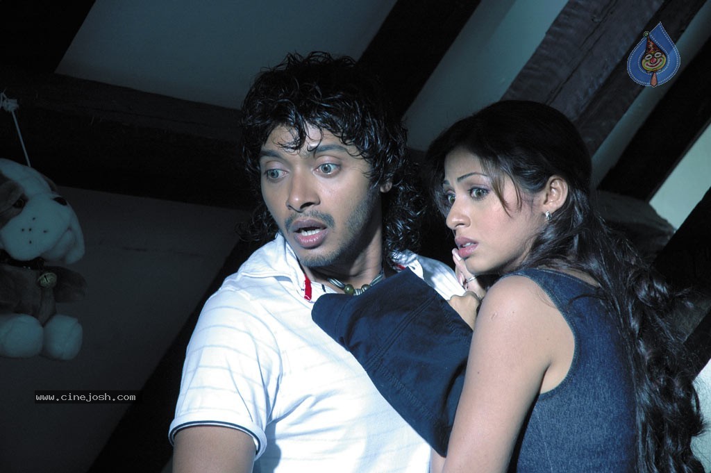 Click 3 Tamil Movie Hot Stills - 2 / 13 photos