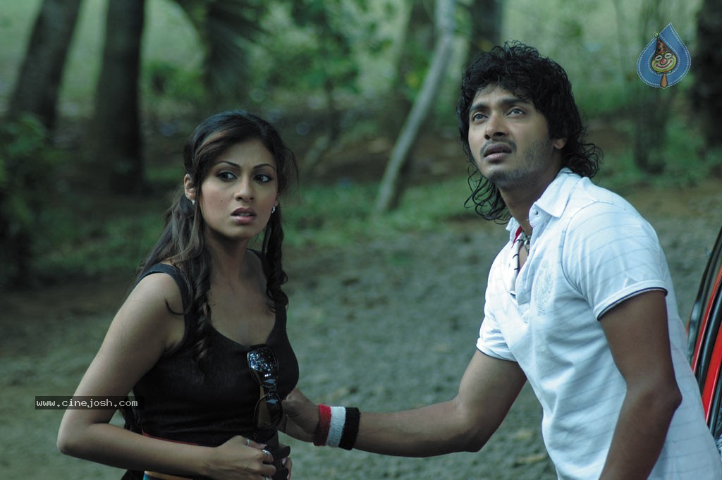 Click 3 Tamil Movie Hot Stills - 9 / 13 photos