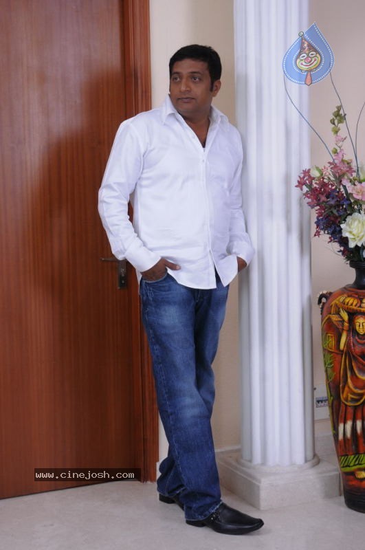 Collector Gari Bharya Movie New Stills - 21 / 56 photos