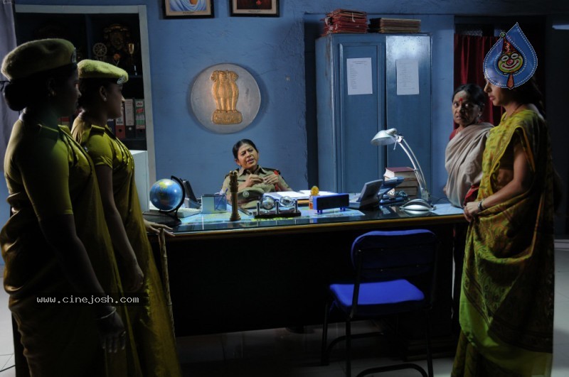 Collector Gari Bharya Movie Stills - 17 / 113 photos