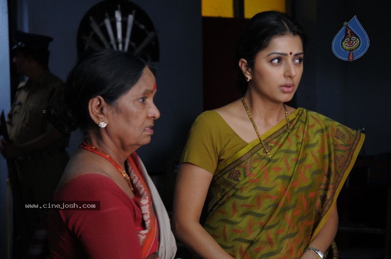 Collector Gari Bharya Movie Stills - 41 / 113 photos