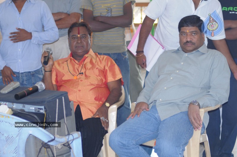 Collector Gari Bharya Movie Stills - 75 / 113 photos