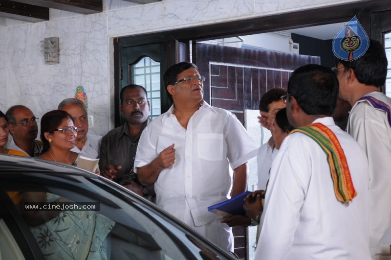 Collector Gari Bharya Movie Stills - 90 / 113 photos