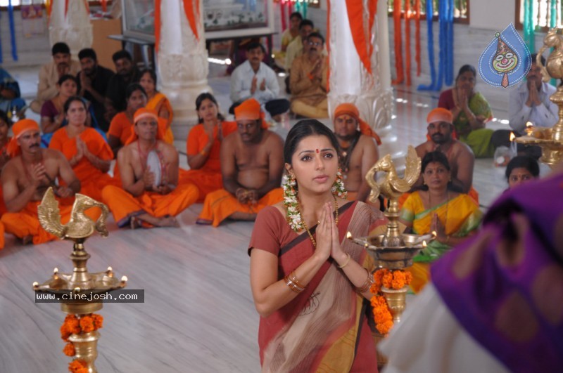 Collector Gari Bharya Movie Stills - 108 / 113 photos