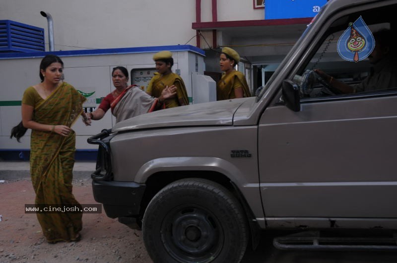 Collector Gari Bharya Movie Working Stills - 66 / 73 photos