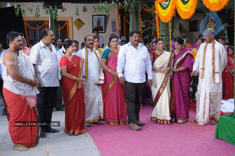 Collector Gari Bharya New Movie Stills - 54 / 72 photos