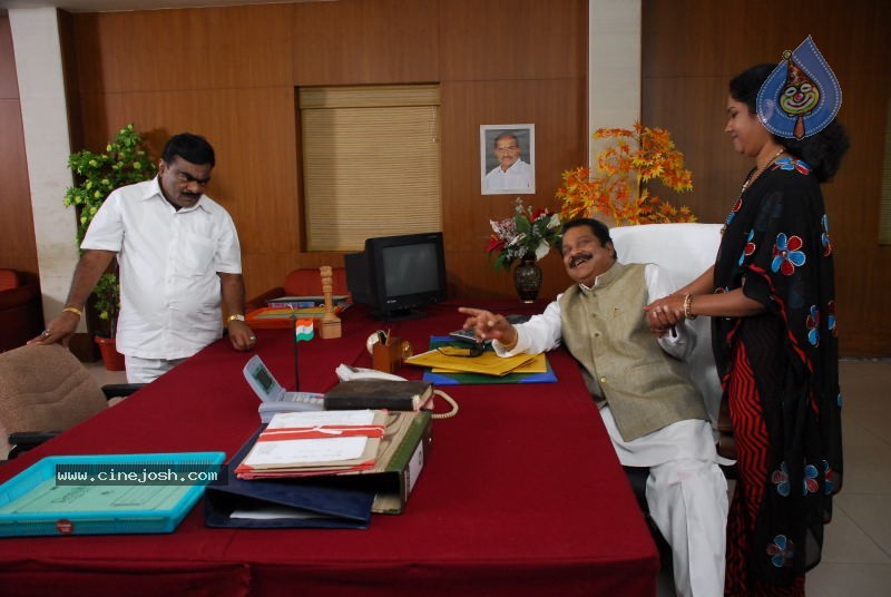 Collector Gari Bharya New Movie Stills - 60 / 72 photos