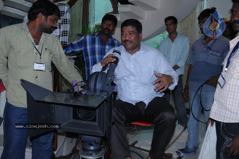 Collector Gari Bharya New Movie Stills - 63 / 72 photos