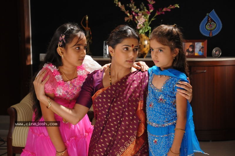 Collector Gari Bharya New Movie Stills - 66 / 72 photos