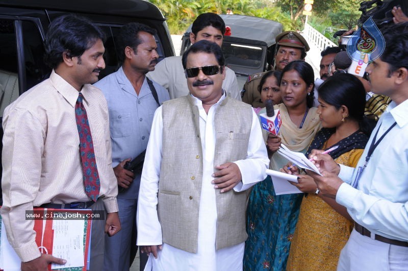 Collector Gari Bharya New Movie Stills - 69 / 72 photos