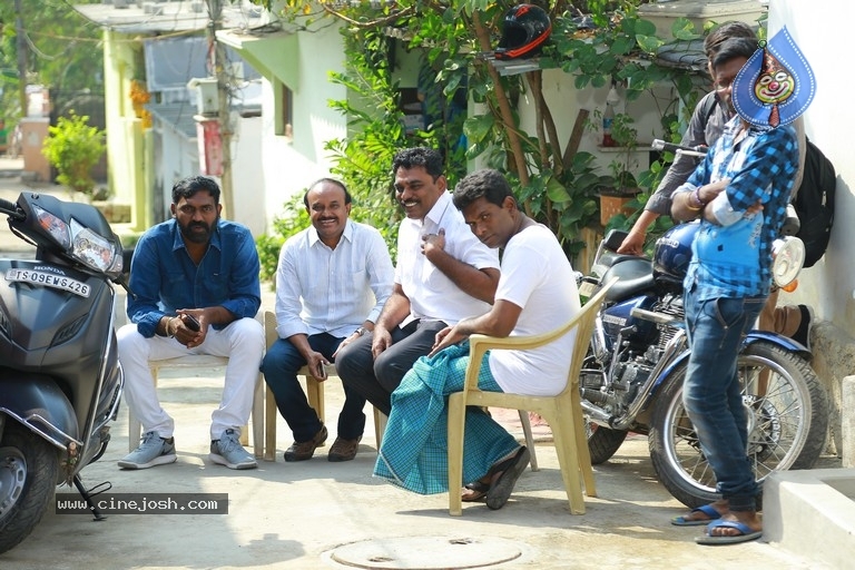 Crazy Crazy Feeling Movie Stills And Working Stills - 2 / 18 photos