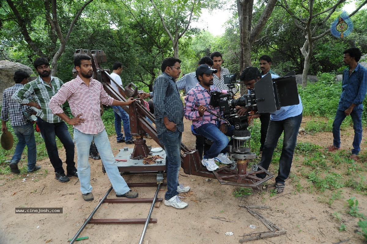 Cut Cheste Movie Stills - 22 / 33 photos