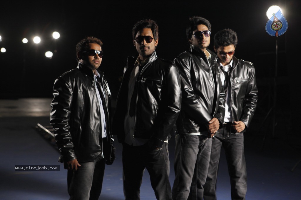 D for Dopidi Movie Stills - 10 / 18 photos