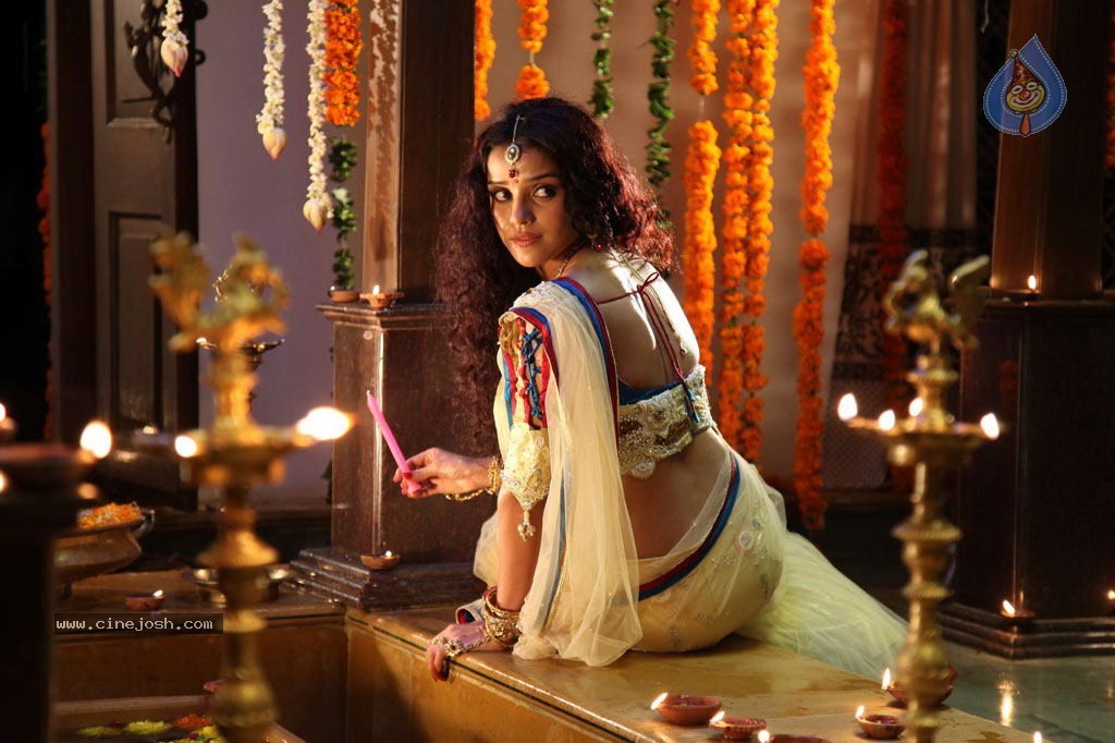 Dalam Movie New Stills - 10 / 55 photos