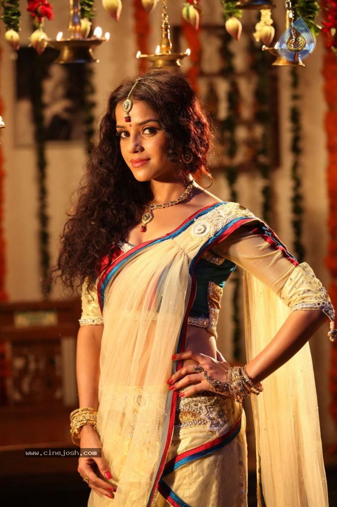 Dalam Movie New Stills - 43 / 55 photos