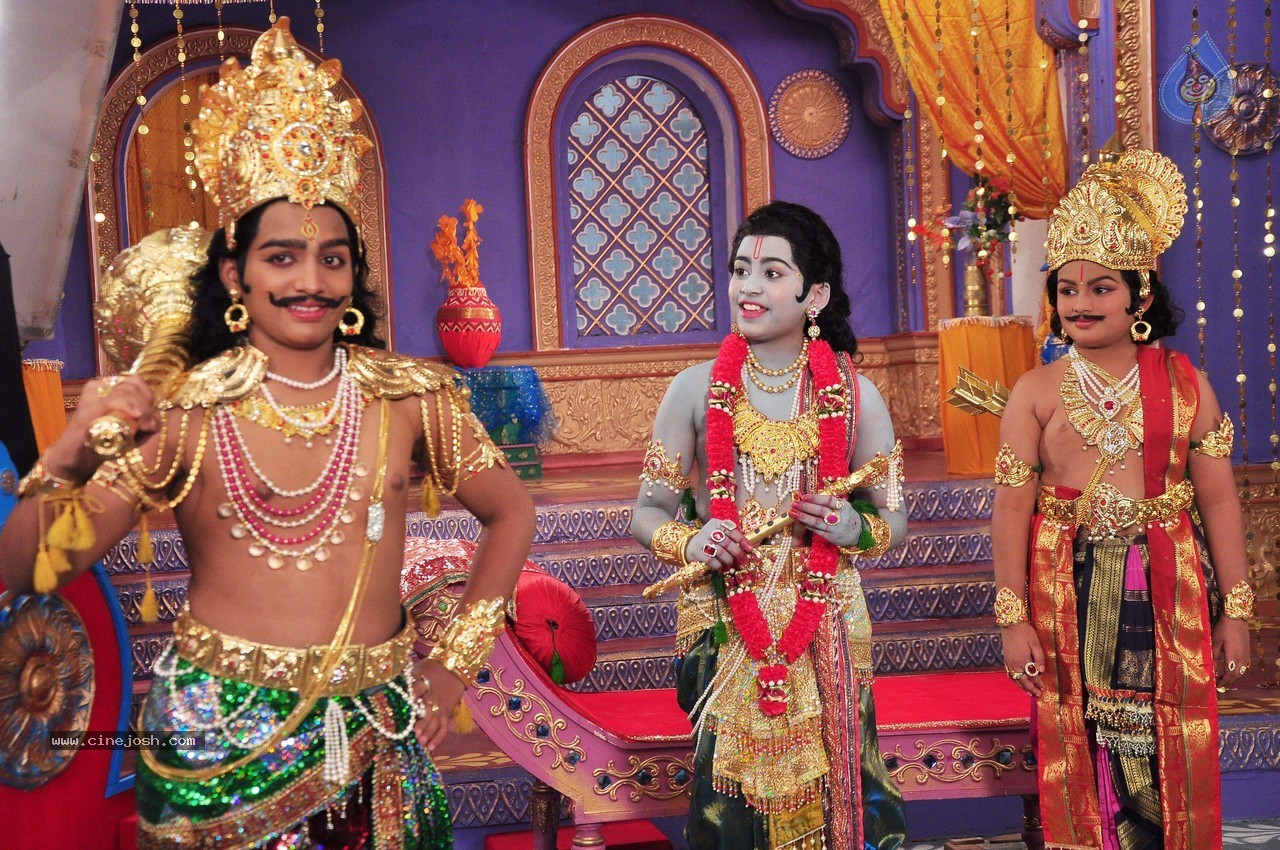 Dana Veera Soora Karna Movie Photos - 8 / 14 photos