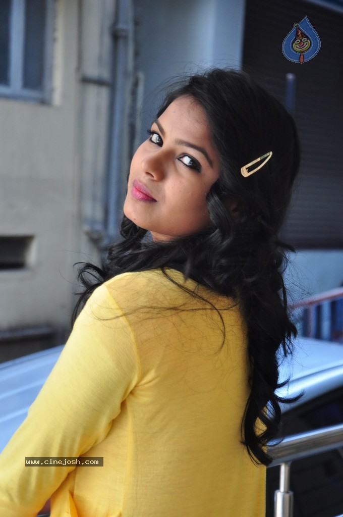 Daughter of Varma New Stills - 21 / 32 photos