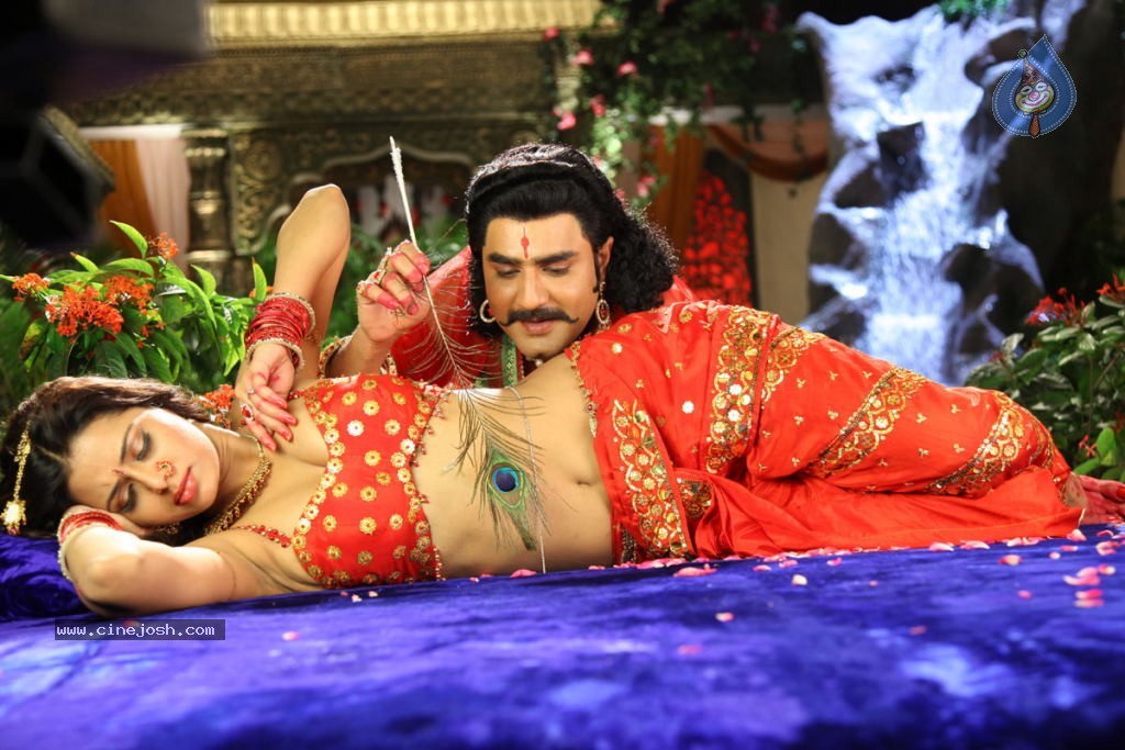 Devaraya Movie Stills - 18 / 21 photos