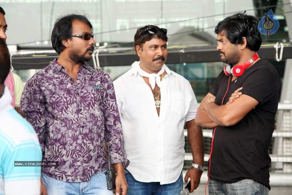 Devudu Chesina Manushulu Movie Stills - 34 / 50 photos
