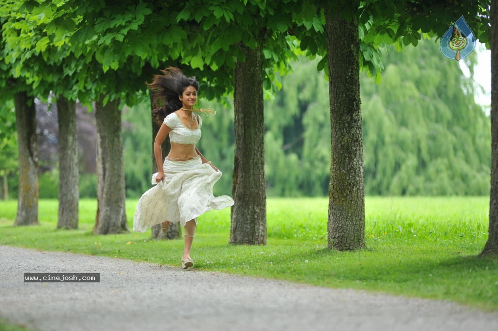Devudu Chesina Manushulu Stills n Walls - 11 / 45 photos