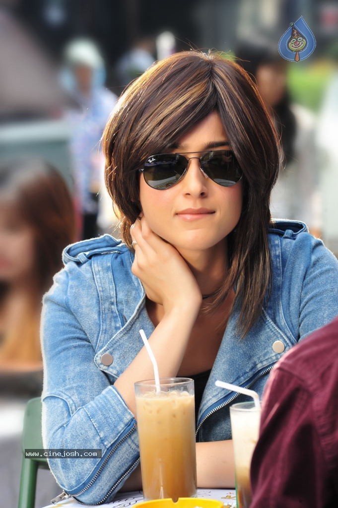 Devudu Chesina Manushulu Stills n Walls - 29 / 45 photos