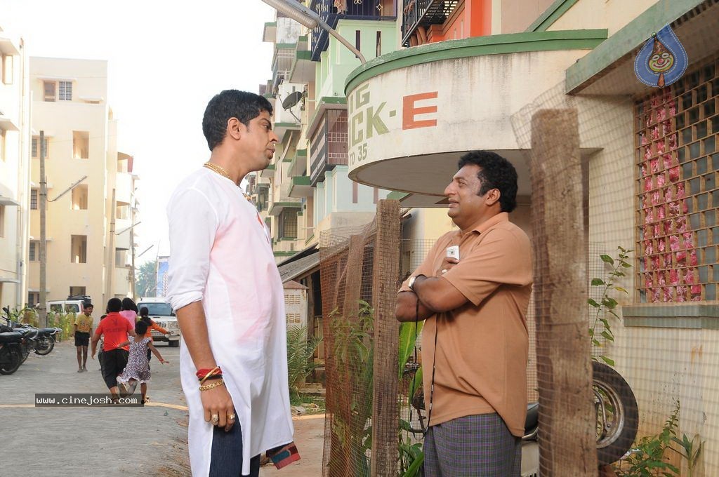 Dhoni Movie Latest Stills - 8 / 86 photos