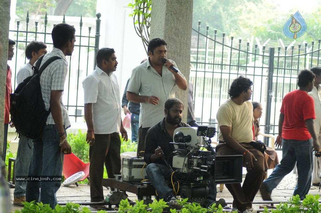 Dhoni Movie Latest Stills - 18 / 86 photos