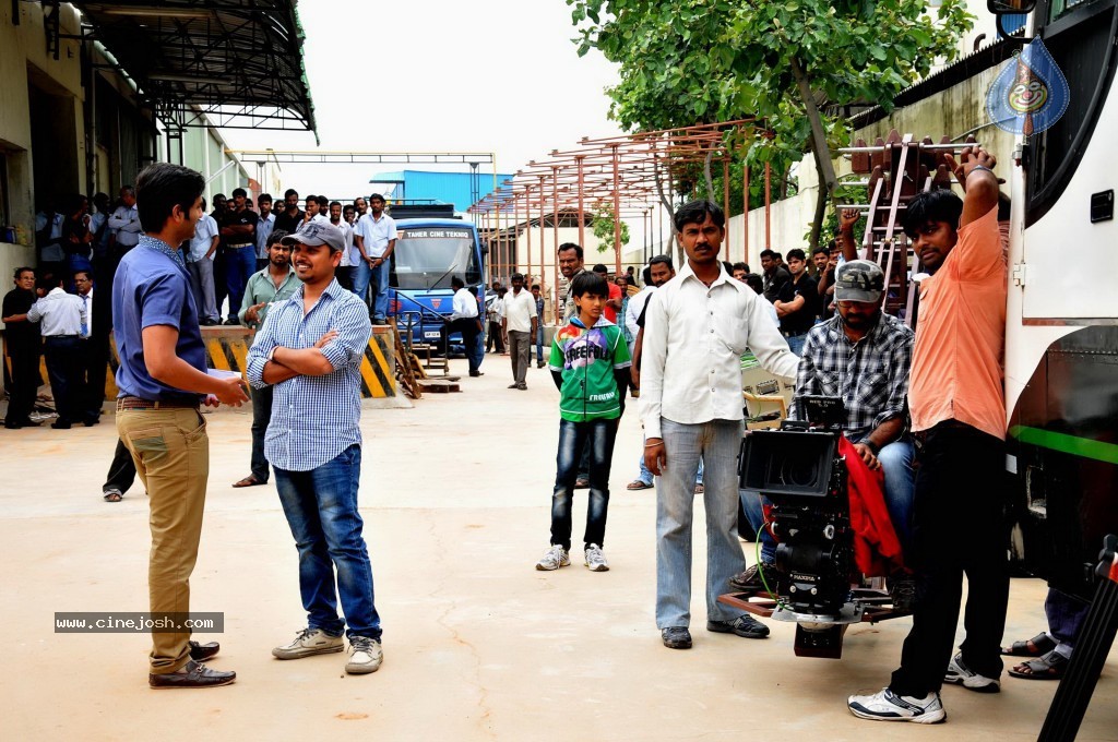 Dil Deewana Movie Stills - 13 / 22 photos
