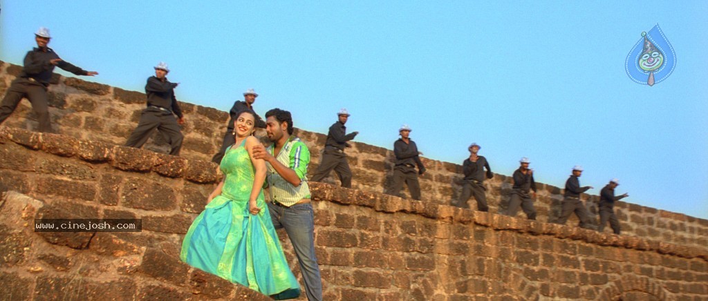 Dil Se Movie Gallery - 7 / 16 photos