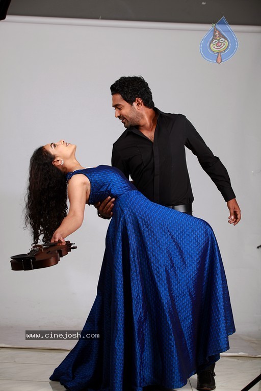 Dil Se Movie New Stills - 9 / 27 photos
